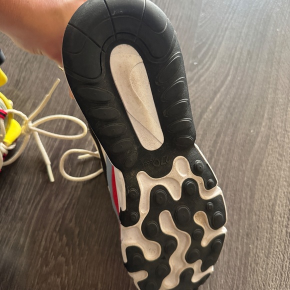 Nike Air Max 270 React Women’s Sneakers - Size 8 - Picture 7 of 9